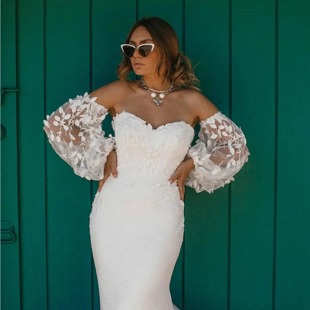 Elegant Strapless Wedding Dress - Picture 6 of 11